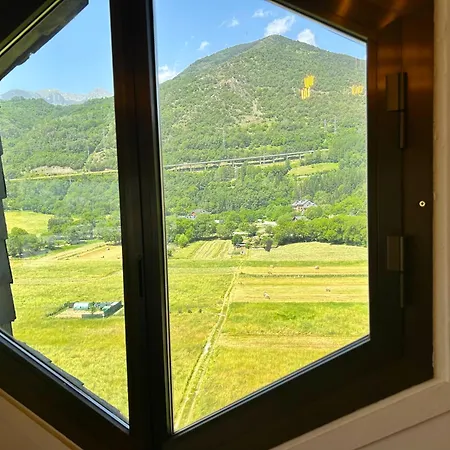 Apartment Amb Balco I Unes Vistes Uniques Del Pirineu By Rural D'aneu