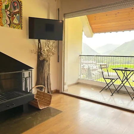 Amb Balco I Unes Vistes Uniques Del Pirineu By Rural D'aneu Apartment
